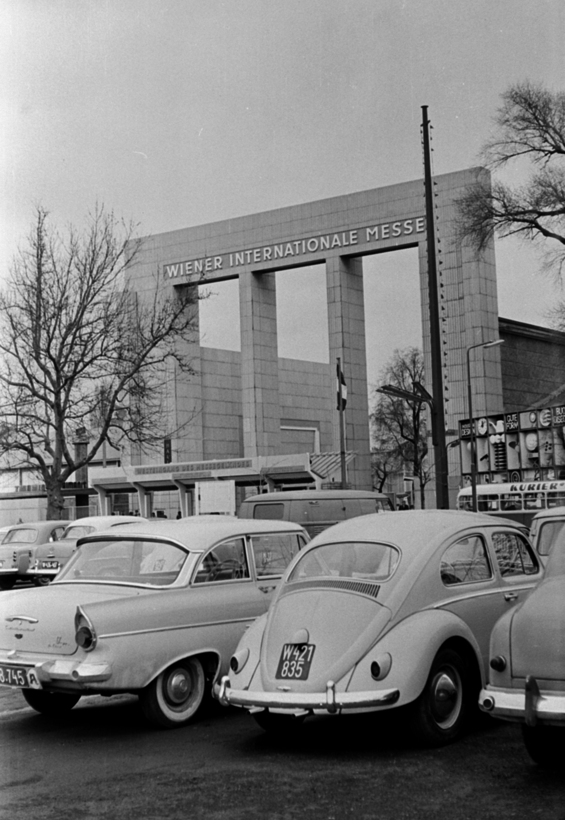 Ausztria, Bécs, Messe Wien (kiállítási és kongresszusi központ)., 1962, Barbjerik Ferenc, Volkswagen-márka, Volkswagen Bogár, Fortepan #148656