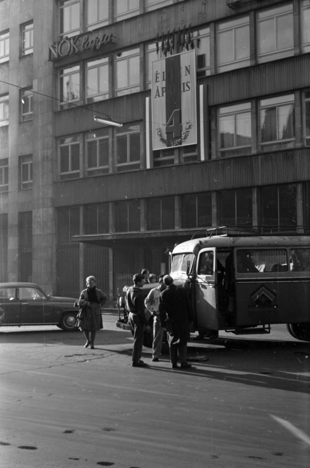 Magyarország, Budapest VIII., Blaha Lujza tér, Népszabadság székház., 1962, Barbjerik Ferenc, Budapest, Fortepan #148674