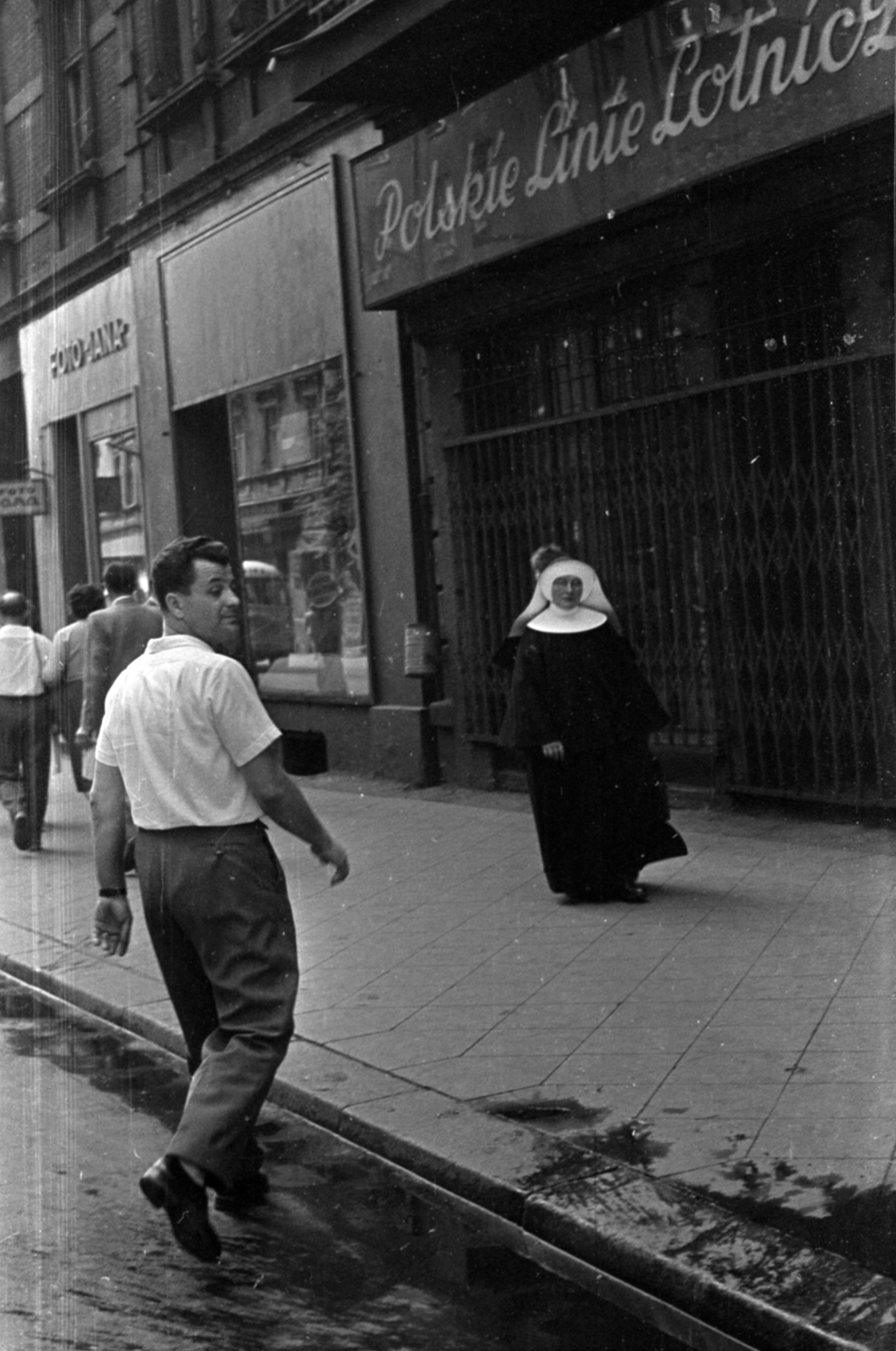 Poland, Katowice, ulica Mariacka 1., 1963, Barbjerik Ferenc, Polish sign, nun, Fortepan #148717