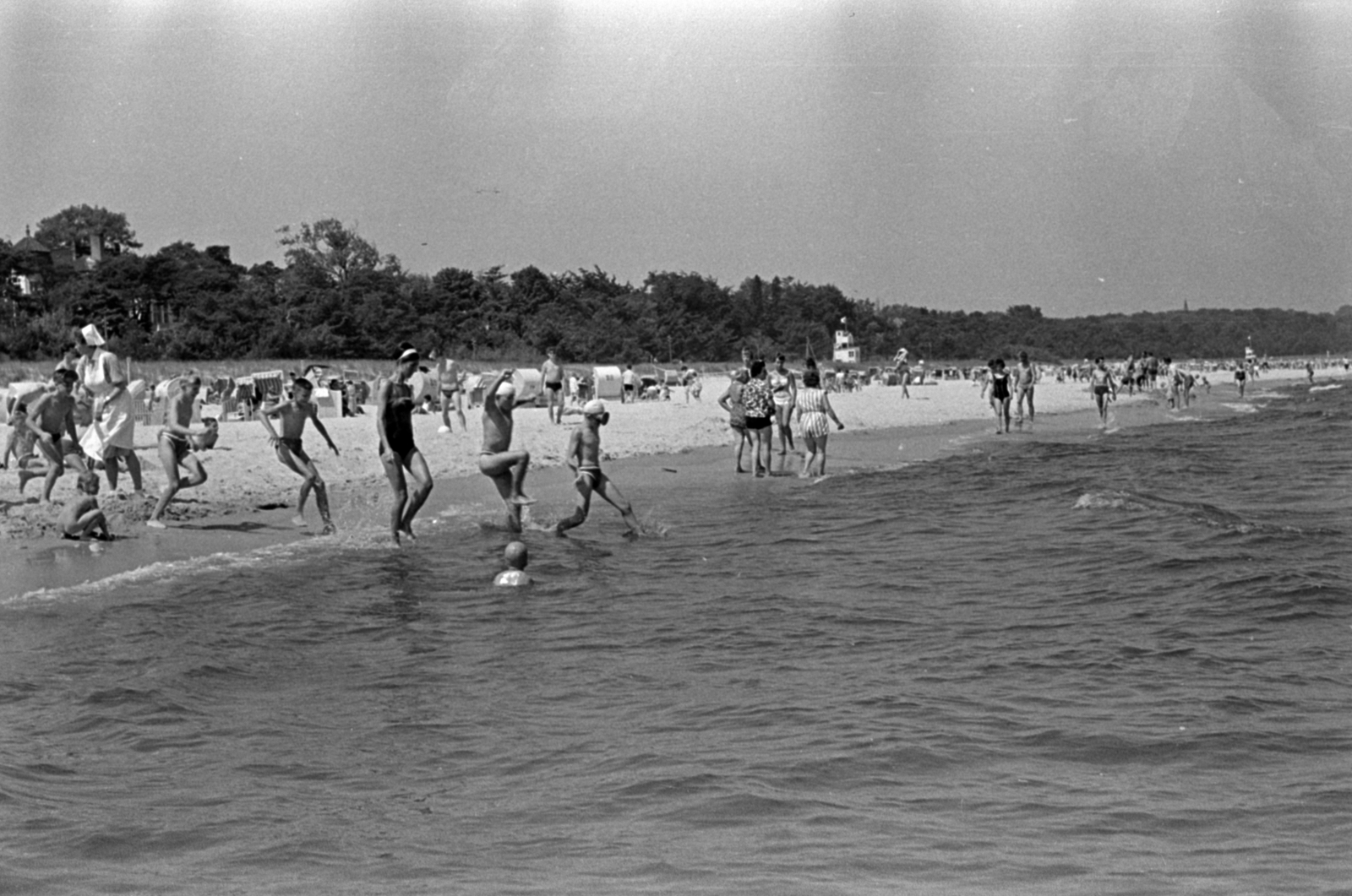 Germany, Rostock,Warnemünde, strand., 1964, Barbjerik Ferenc, GDR, Fortepan #148840