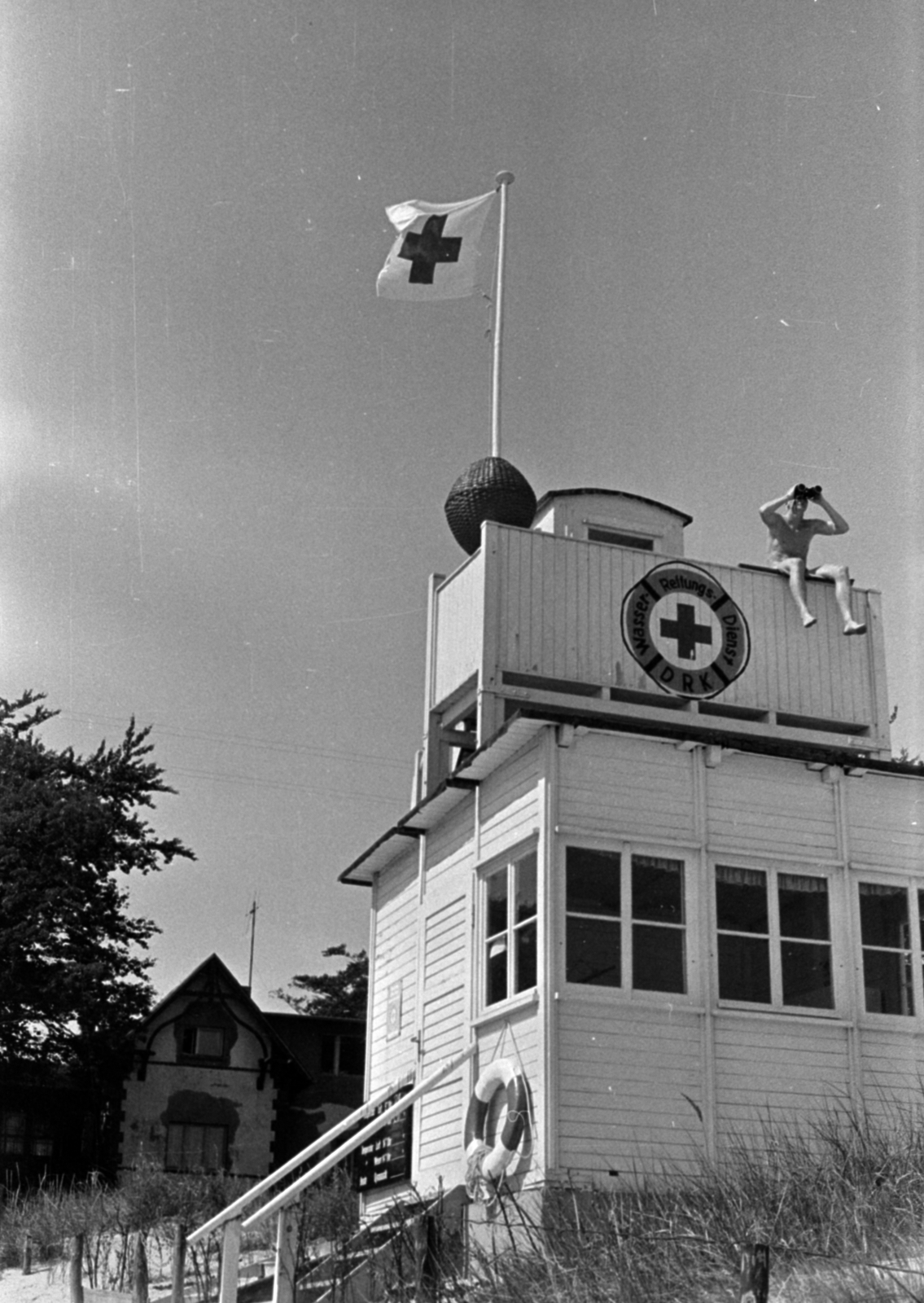Germany, Rostock,Warnemünde, strand, a vízimentök tornya., 1964, Barbjerik Ferenc, GDR, lifeguards, Fortepan #148842