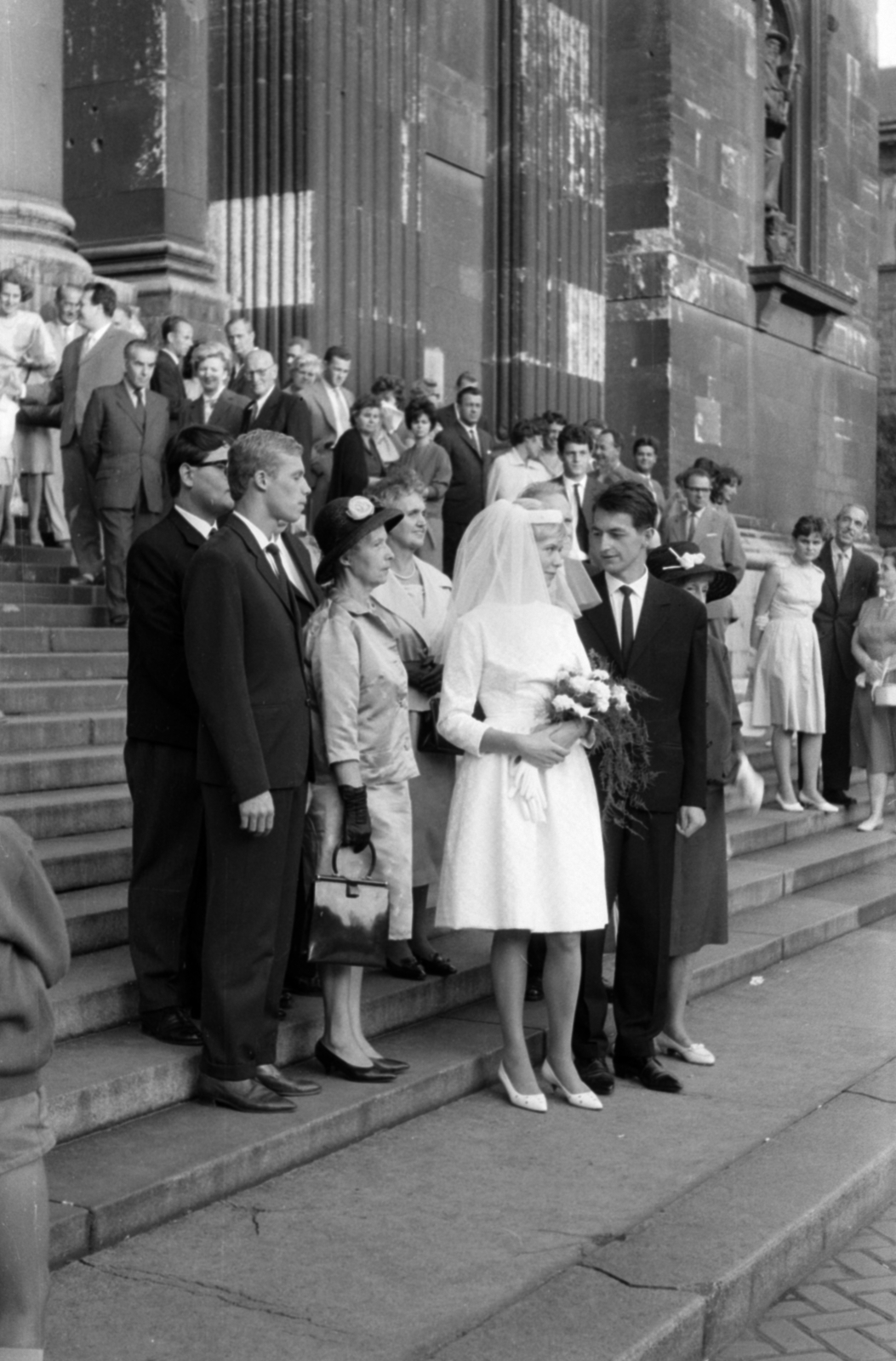 Hungary, Budapest V., Szent István tér, a felvétel a Szent István-bazilika előtt készült., 1964, Barbjerik Ferenc, Budapest, Fortepan #148847