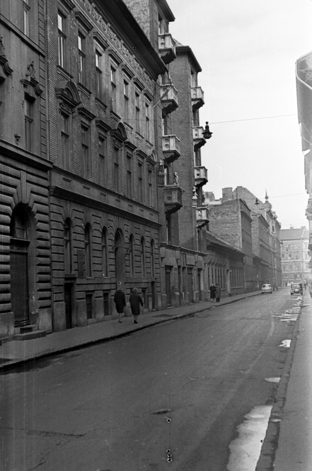 Hungary, Budapest VI., Dessewffy utca a Nagymező utca felől a Teréz (Lenin) körút felé nézve., 1964, Barbjerik Ferenc, Budapest, Fortepan #148852