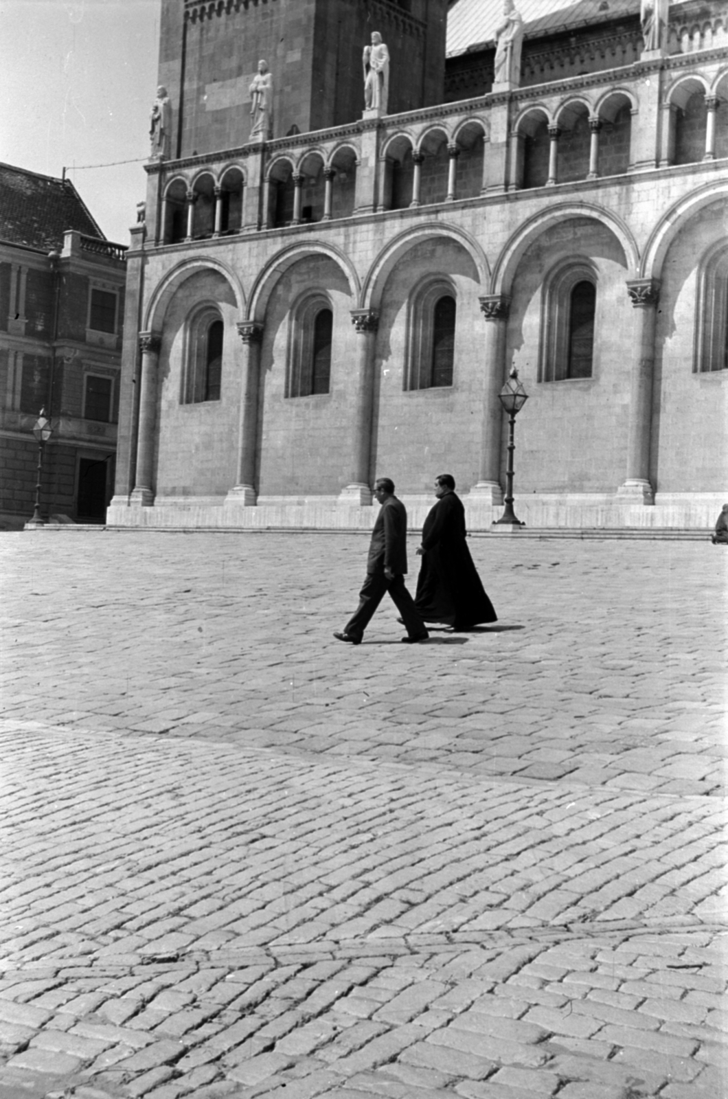 Magyarország, Pécs, Szent Péter- és Szent Pál-székesegyház., 1965, Barbjerik Ferenc, pap, Fortepan #148875