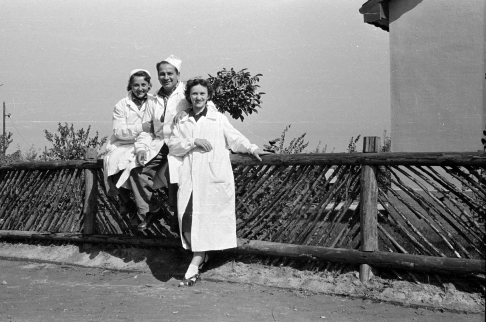 1958, Fortepan/Album027, munkaköpeny, kerítés, korlát, Fortepan #148905