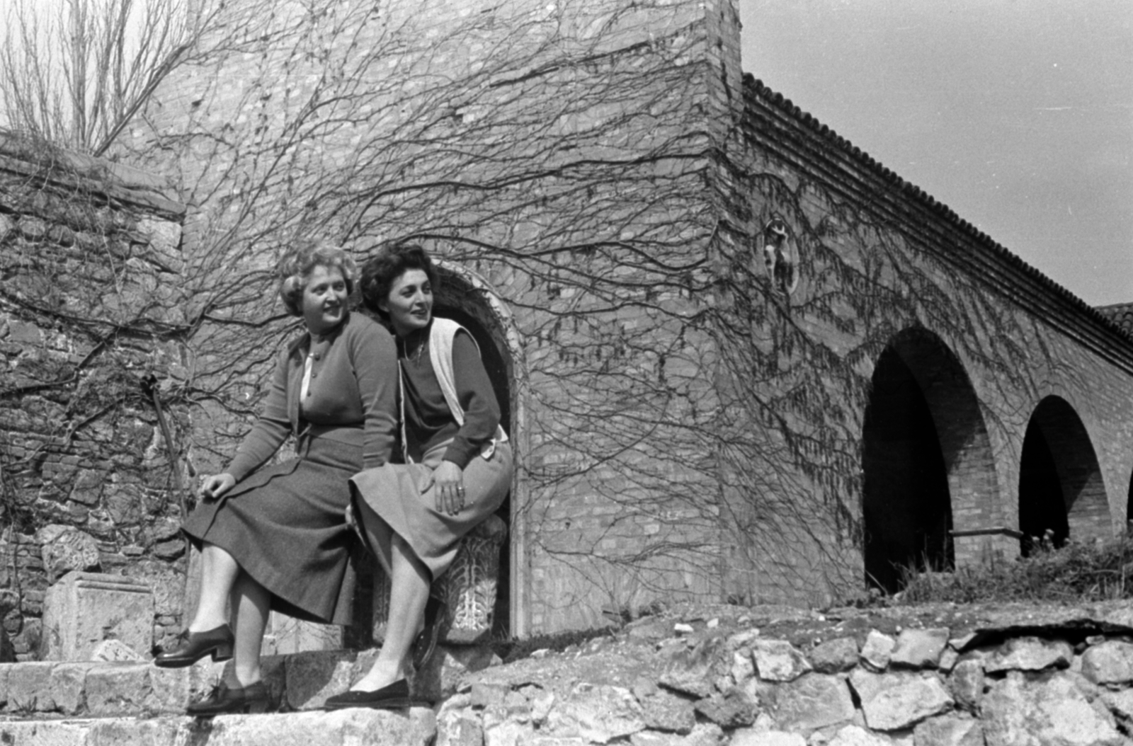 Hungary, Székesfehérvár, Romkert., 1958, Fortepan/Album027, women, Fortepan #149020