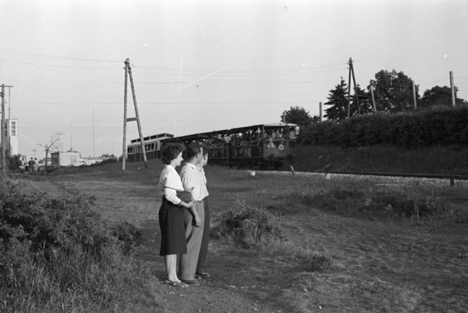 Hungary, untitled, Budapest XII., Hegyhát út, háttérben balra a TV torony és a Gyermekvasút (Úttörővasút) végállomása., 1958, Fortepan/Album027, Budapest, Children's railway, Fortepan #149023