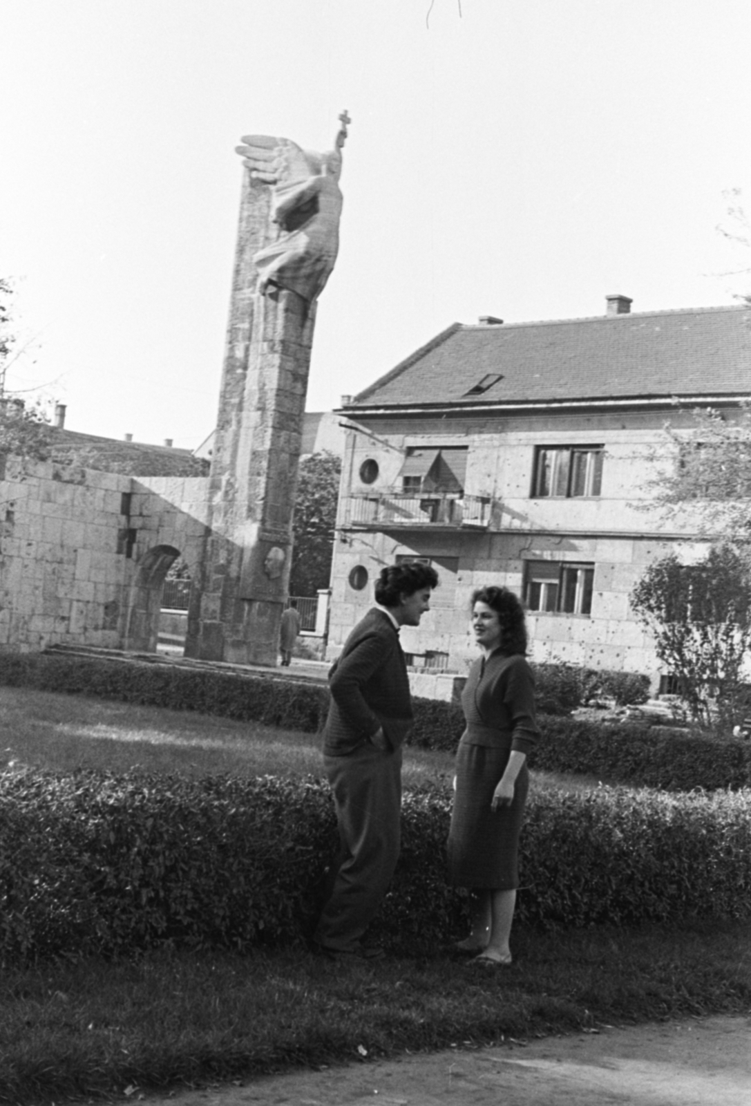 Hungary, Székesfehérvár, Prohászka liget, Prohászka Ottokár emlékműve (Ohmann Béla, 1943.)., 1959, Fortepan/Album027, Fortepan #149040