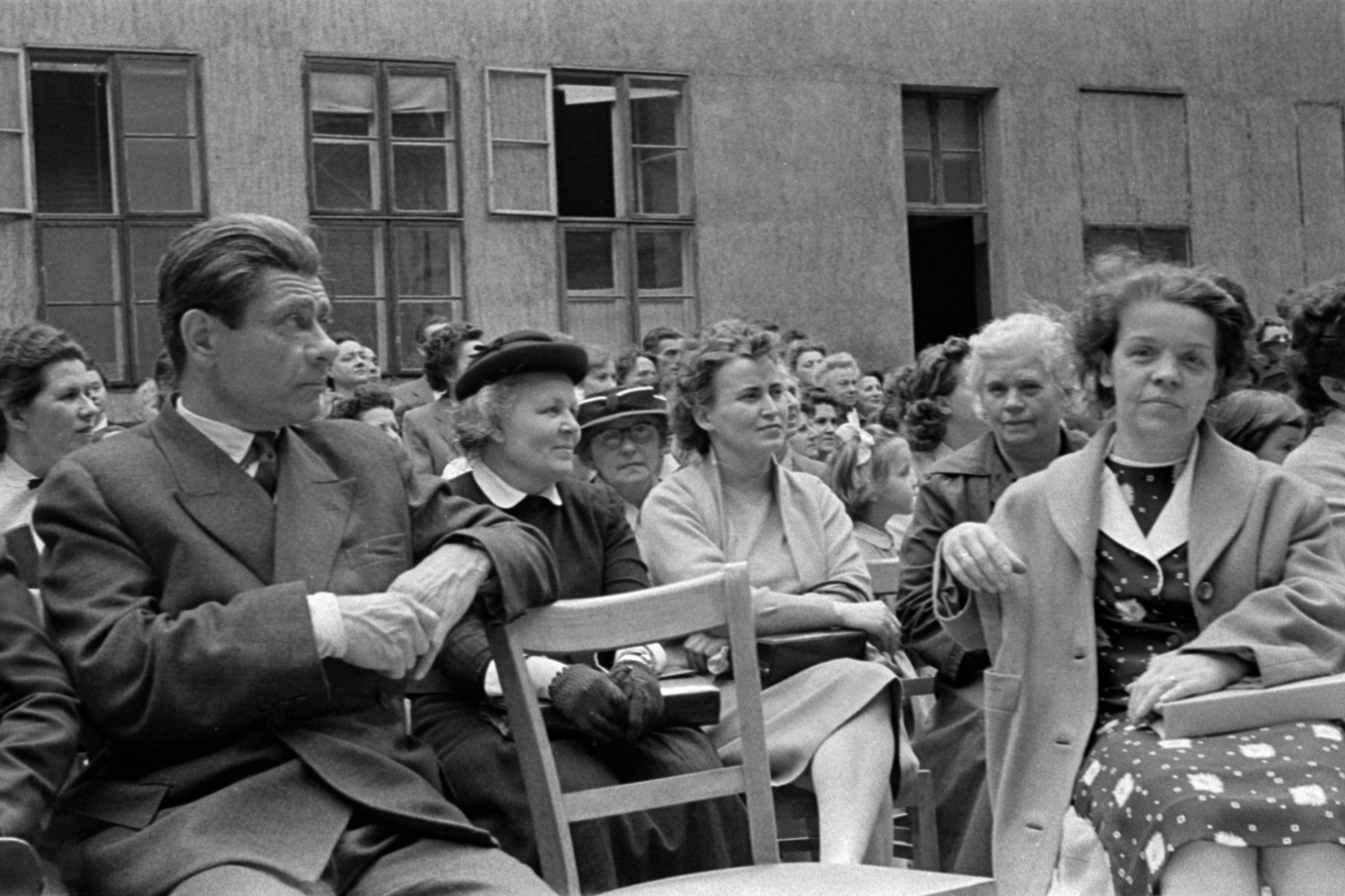 Magyarország, Budapest VIII., Baross utca 62., Fazekas Mihály Gyakorló Gimnázium (később ELTE Origó Nyelvi Centrum)., 1962, Fortepan/Album027, Budapest, Fortepan #149121