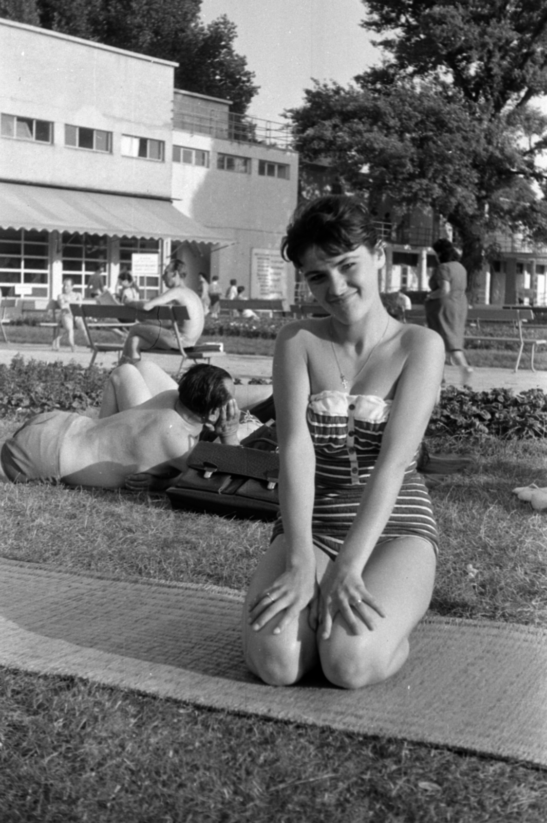 Magyarország, Margitsziget, Budapest, Palatinus Strandfürdő., 1958, Fortepan/Album027, póz, hölgy, Fortepan #149143