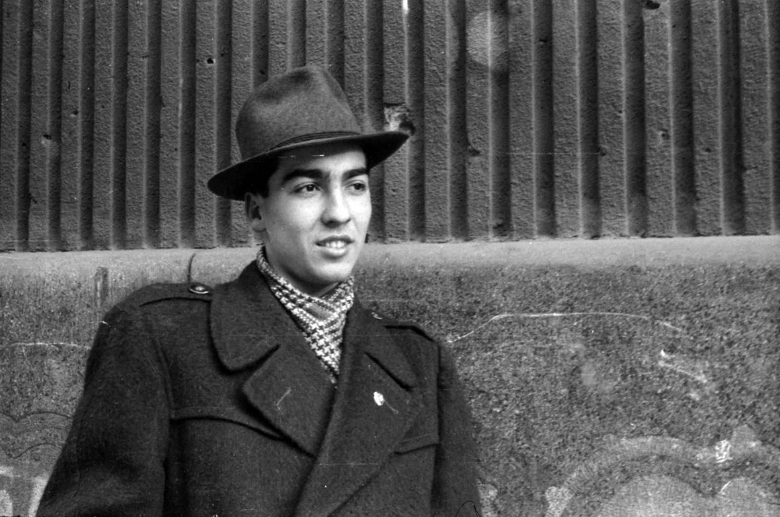 Hungary, Budapest VIII., Salétrom utca 6., 1956, Fortepan/Album027, revolution, Budapest, scarf, portrait, hat, man, Fortepan #149252