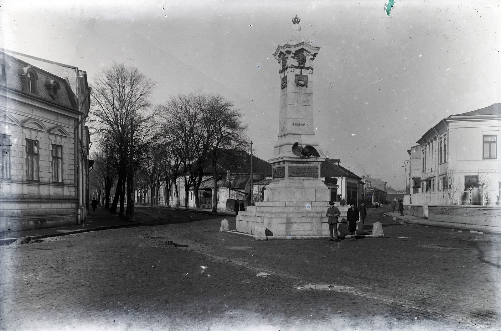 Romania, Pitești, az 1877-78-as Orosz-Török háború emlékműve a Strada Victoriei és a Calea Craiovei sarkán., 1922, Tóth Árpád, square, Fortepan #149388
