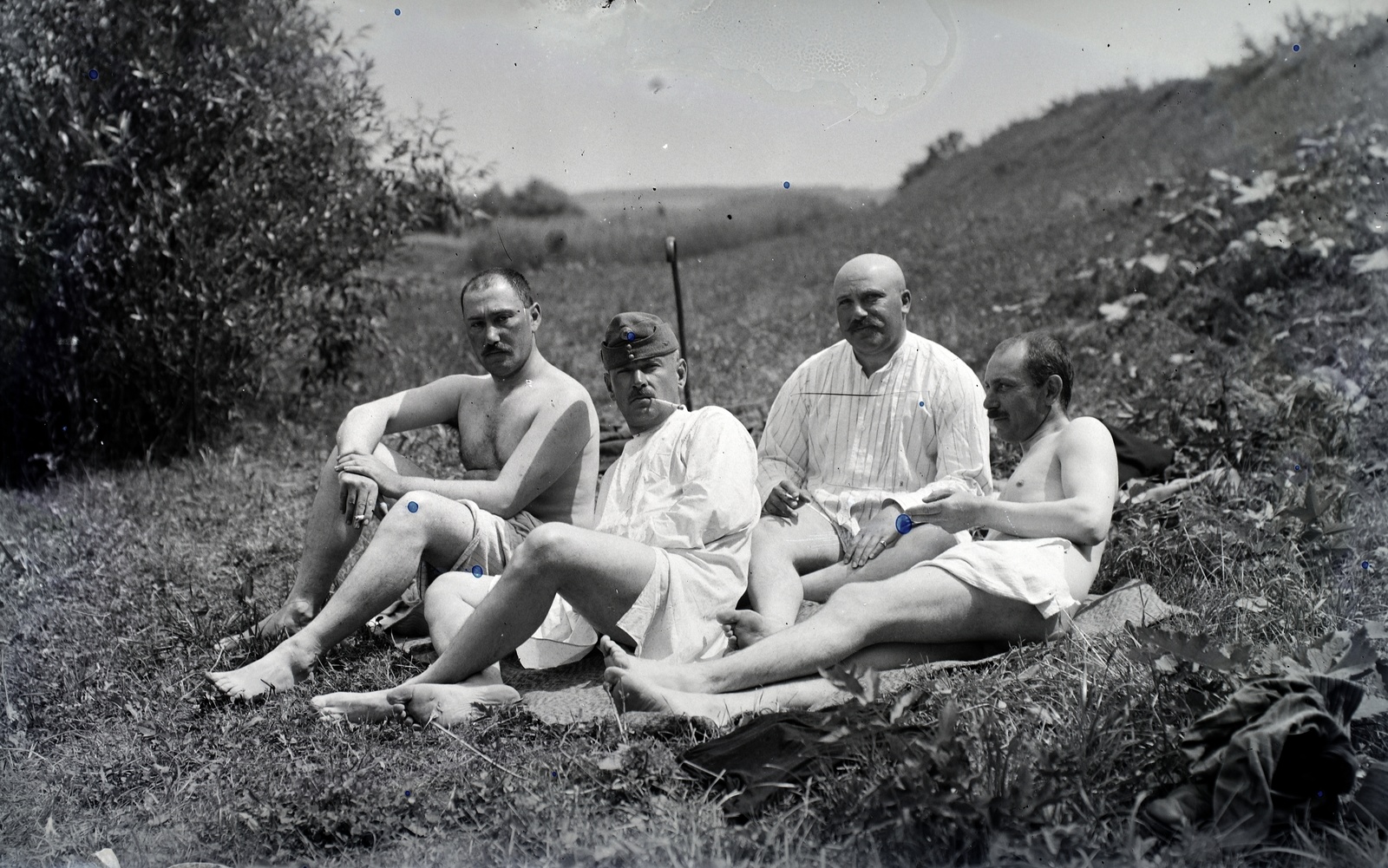 1916, Tóth Árpád, First World War, sunbathe, lingerie, relaxation, Fortepan #149393