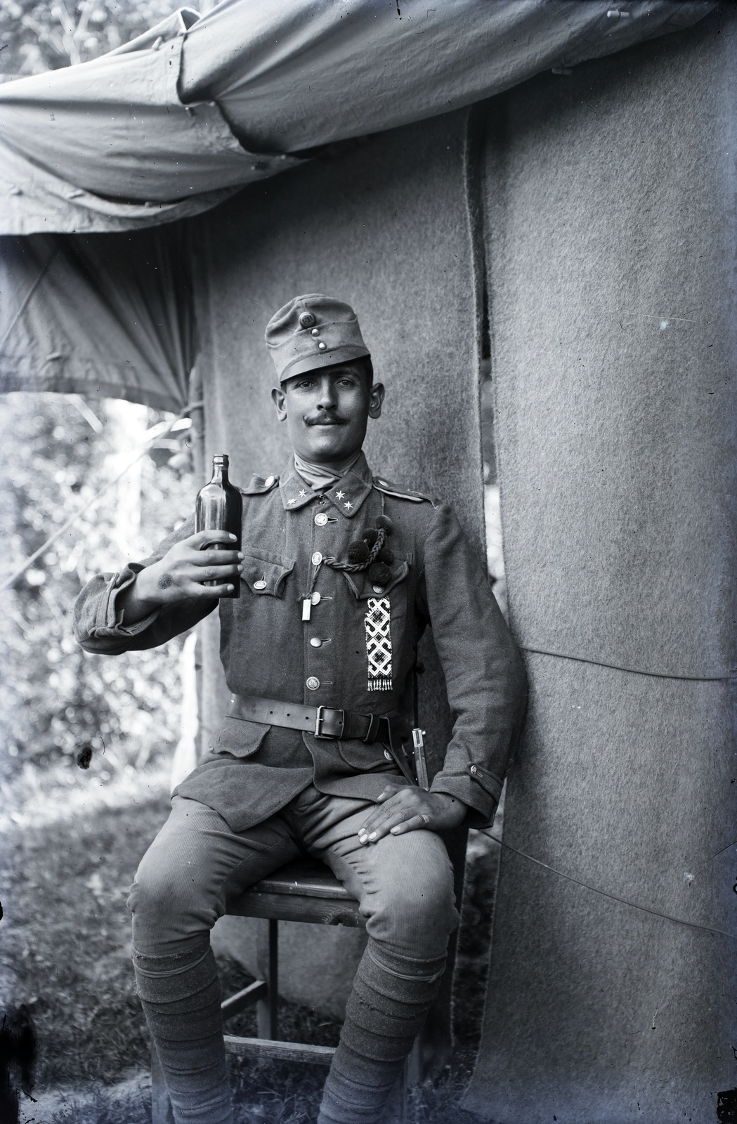 1916, Tóth Árpád, First World War, drinking, handcraft, whistle, military tassel, kordnadrág, Fortepan #149405