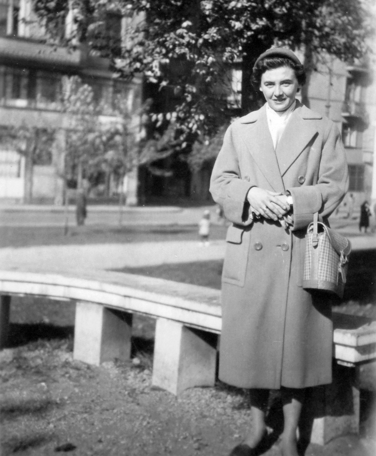 Hungary, Budapest V., Fővám (Dimitrov) tér., 1949, Saly Noémi, Budapest, lady, coat, hat, double-breasted coat, Fortepan #14941
