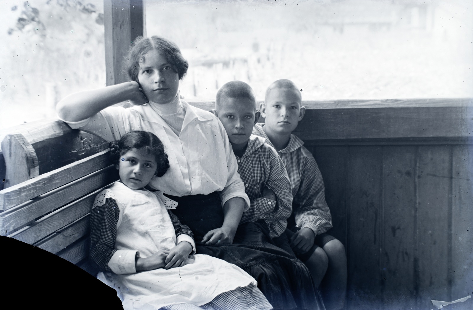 1917, Tóth Árpád, kids, arms crossed over the chest, close-cropped, prop up the head, Fortepan #149428