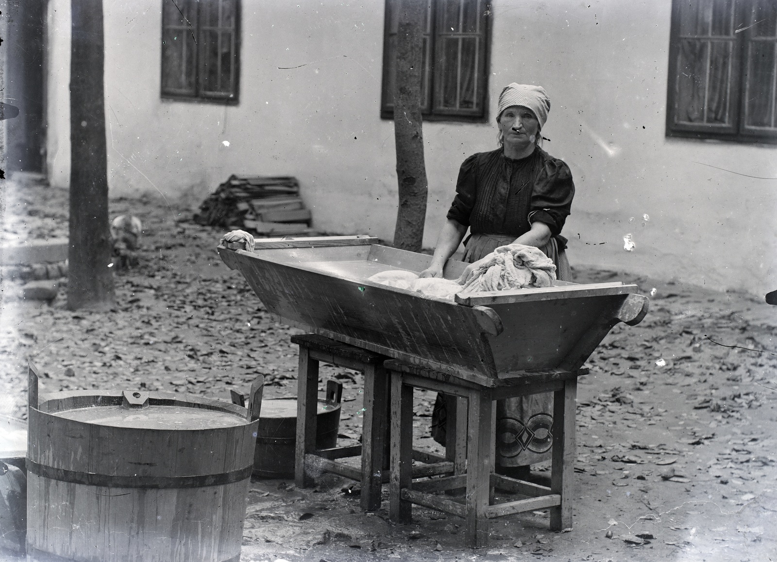 1918, Tóth Árpád, washing, peasant, kitchen stool, tub, Fortepan #149461