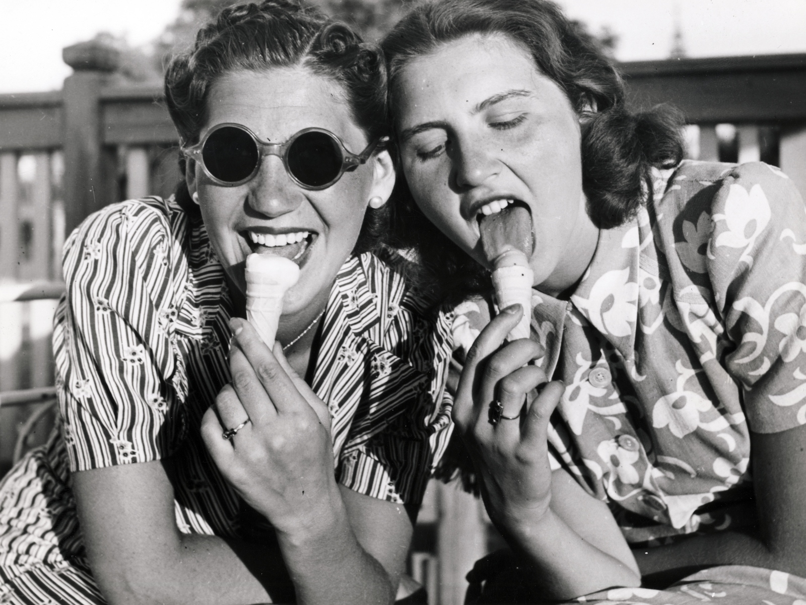 1940, Szöllősy Kálmán, ice cream, shades, ice cream, striped dress, Fortepan #149508