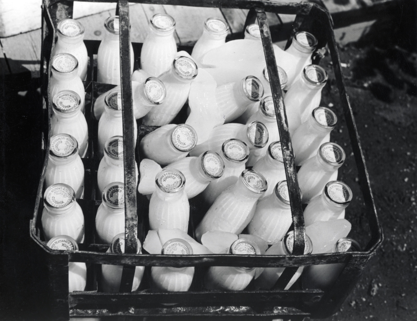 1938, Szöllősy Kálmán, milk bottle, Fortepan #149523