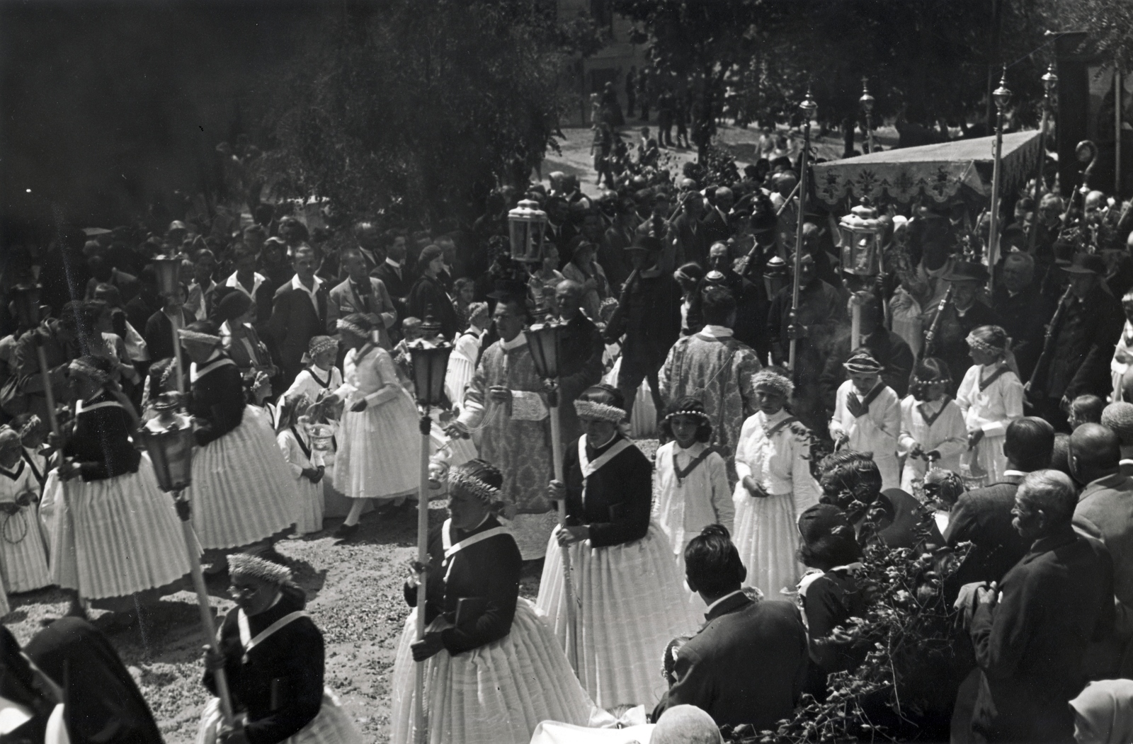 1936, Szöllősy Kálmán, mass, festive, march, procession, folk costume, Mária-girls, Fortepan #149526