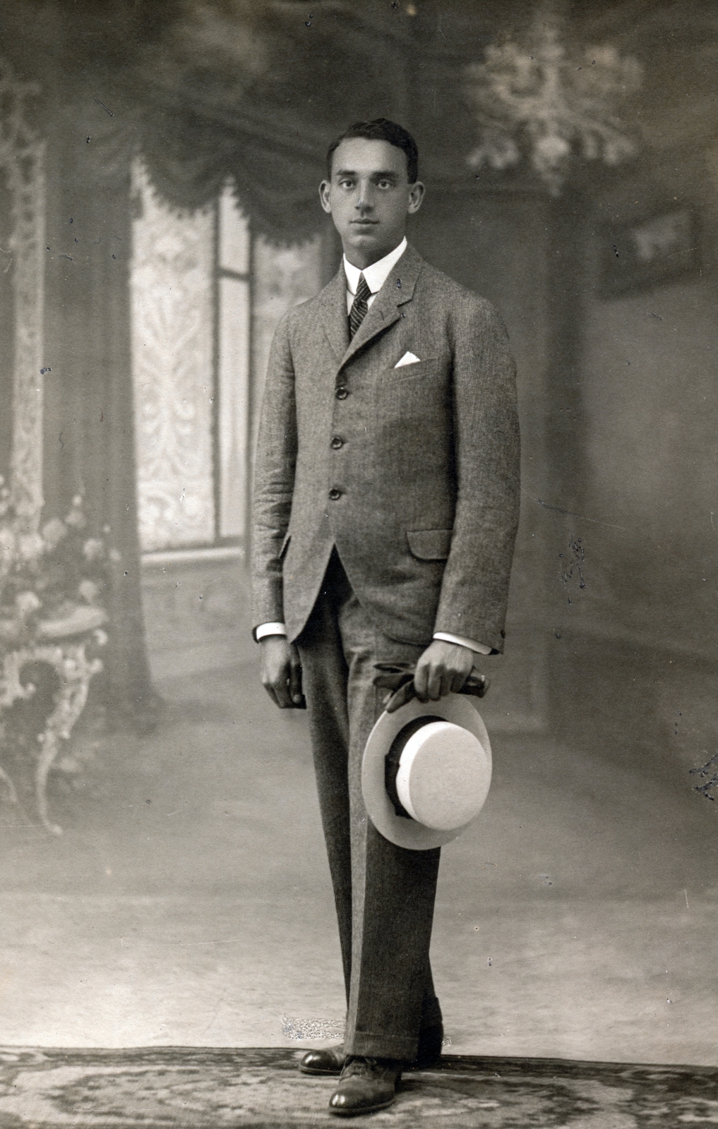 1914, Barna Imre, portrait, man, hat in hand, Fortepan #150120