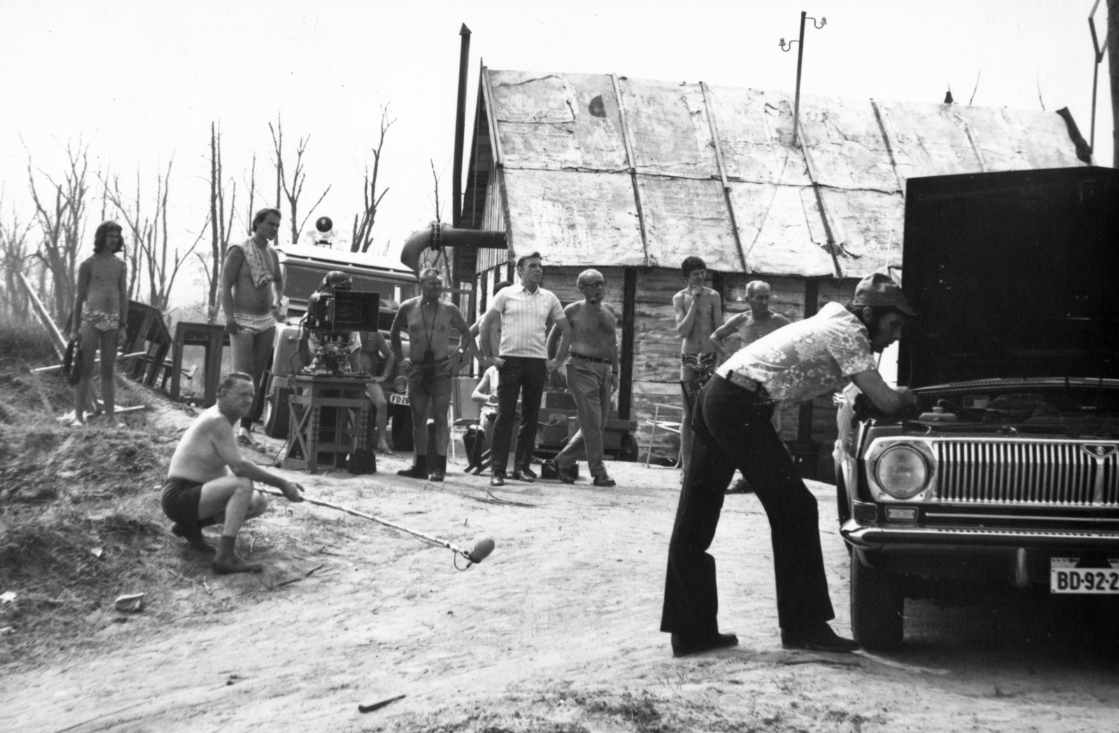 Magyarország, a felvétel Az öreg című film forgatásakor készült, Tatabánya környékén., 1976, Révész György, Inkey Alice, filmforgatás, mikrofon, rendszám, Fortepan #150182