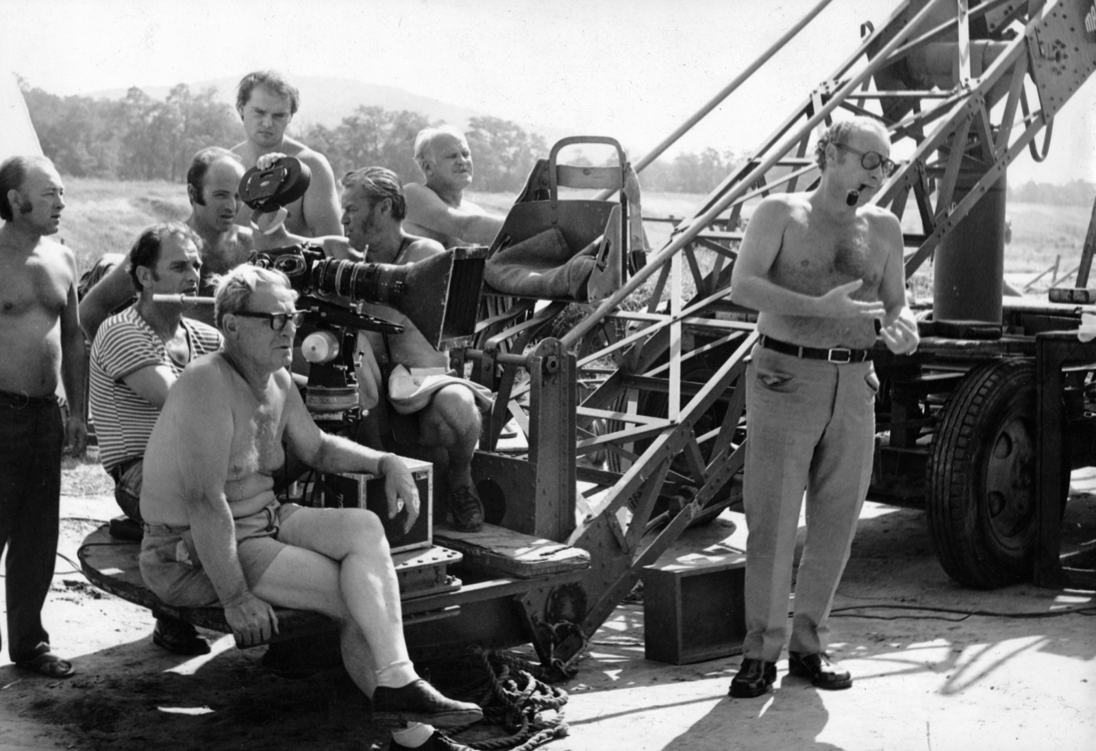 Magyarország, a felvétel Az öreg című film forgatásakor készült, Tatabánya környékén., 1976, Révész György, Inkey Alice, filmforgatás, daru, filmkamera, Fortepan #150183