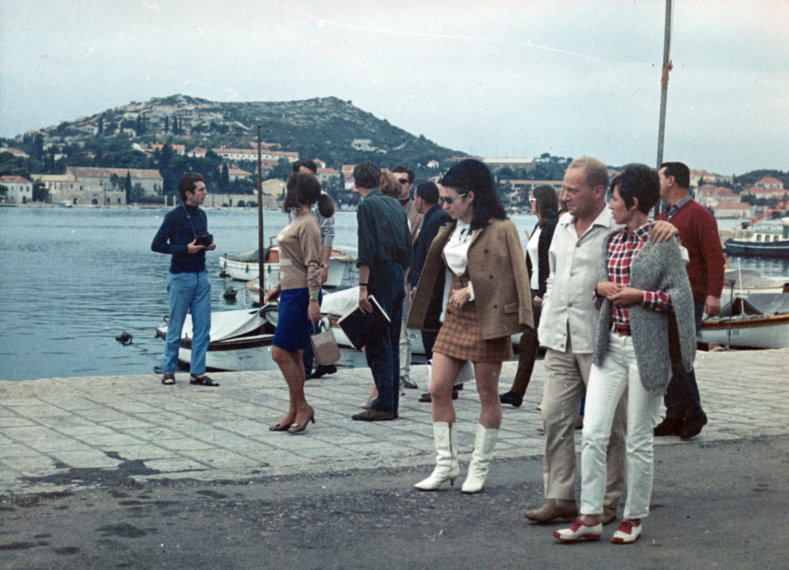 Croatia,Adriatic Sea, Dubrovnik, kikötő. A felvétel Az oroszlán ugrani készül című magyar film forgatásakor készült, előtérben balra Medveczky Ilona táncosnő, középen Révész György a film rendezője., 1968, Révész György, Fortepan #150216