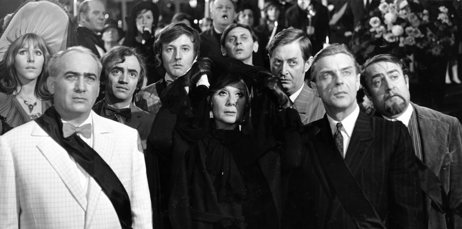 Hungary, az Utazás a koponyám körül című filmben szereplő színművészek, hátul Pécsi Sándor, Szendrő József, középen balról Tóth Judit, Iglódi István, Tahi Tóth László, Dégi István, Tyll Attila, elől Inke László, Ruttkai Éva, Tomanek Nándor, Horváth Gyula., 1970, Révész György, Fortepan #150307