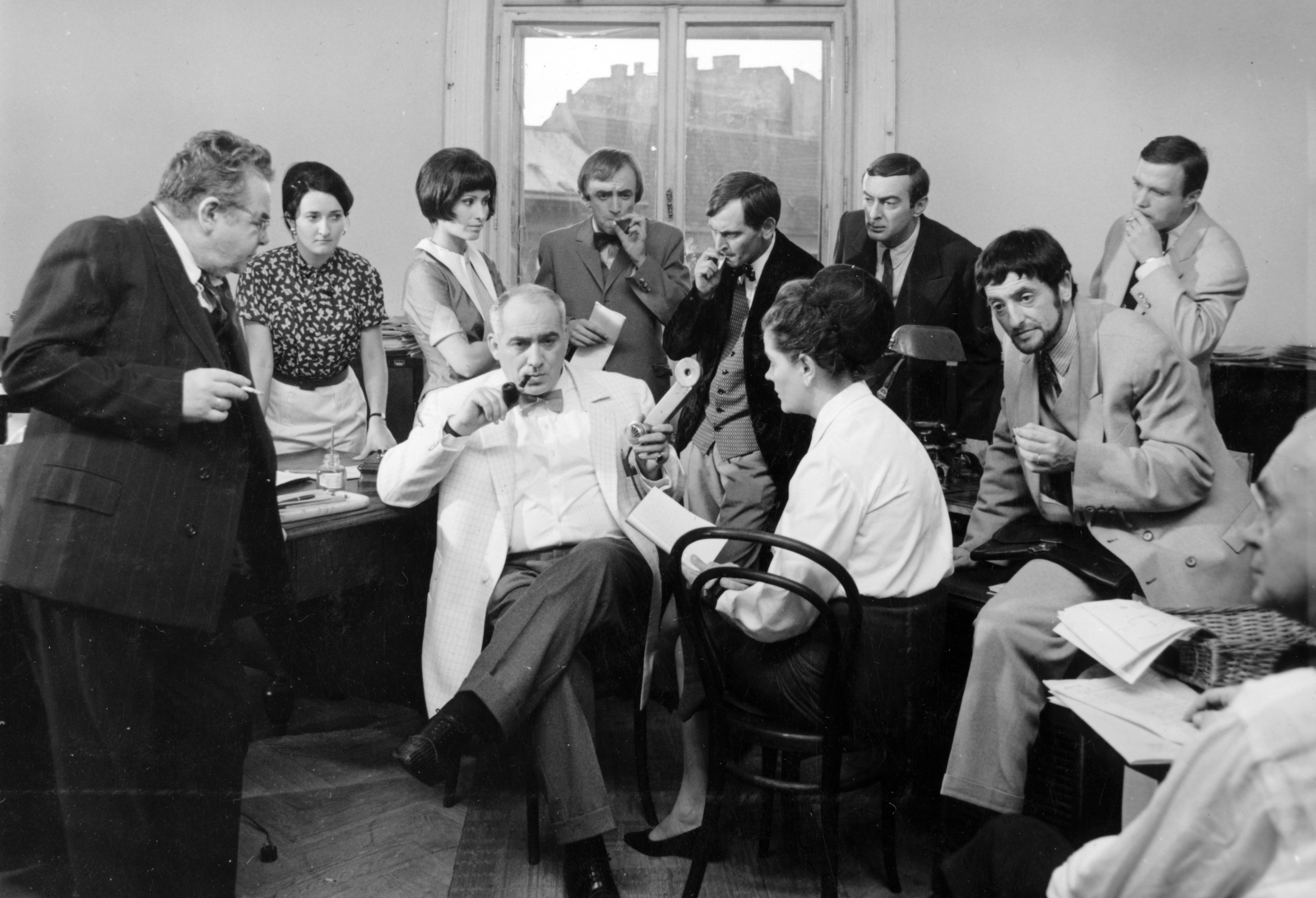 Hungary, az Utazás a koponyám körül című film egyik lázálom jelenetében szereplő színművészek. Balról Máriáss József, pipával Inke László, mögötte Tóth Judit, Iglódi István, Dégi István, Izsóf Vilmos, a hölgy mögött Kézdy György., 1970, Révész György, Fortepan #150331
