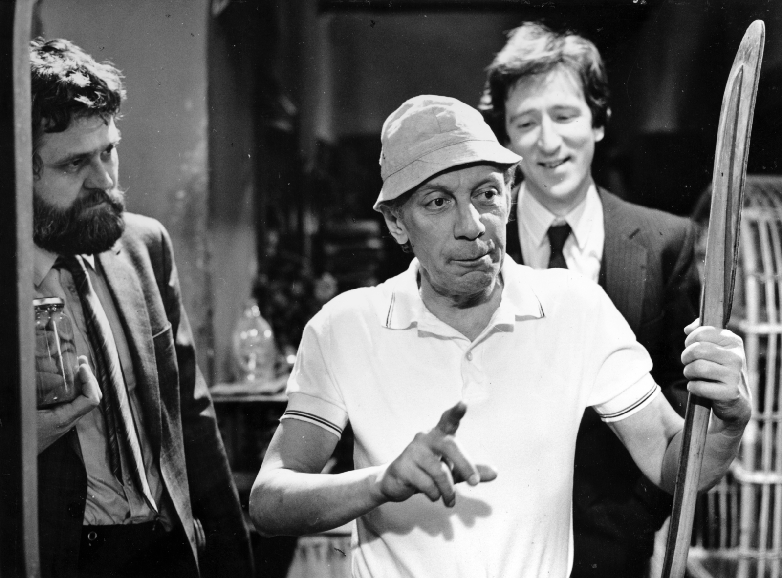Hungary, a felvétel a Hanyatt-homlok című film forgatásakor készült, Vajda László, Őze Lajos és Helyey László színművészek., 1983, Révész György, cap, beard, paddle, actor, Fortepan #150437