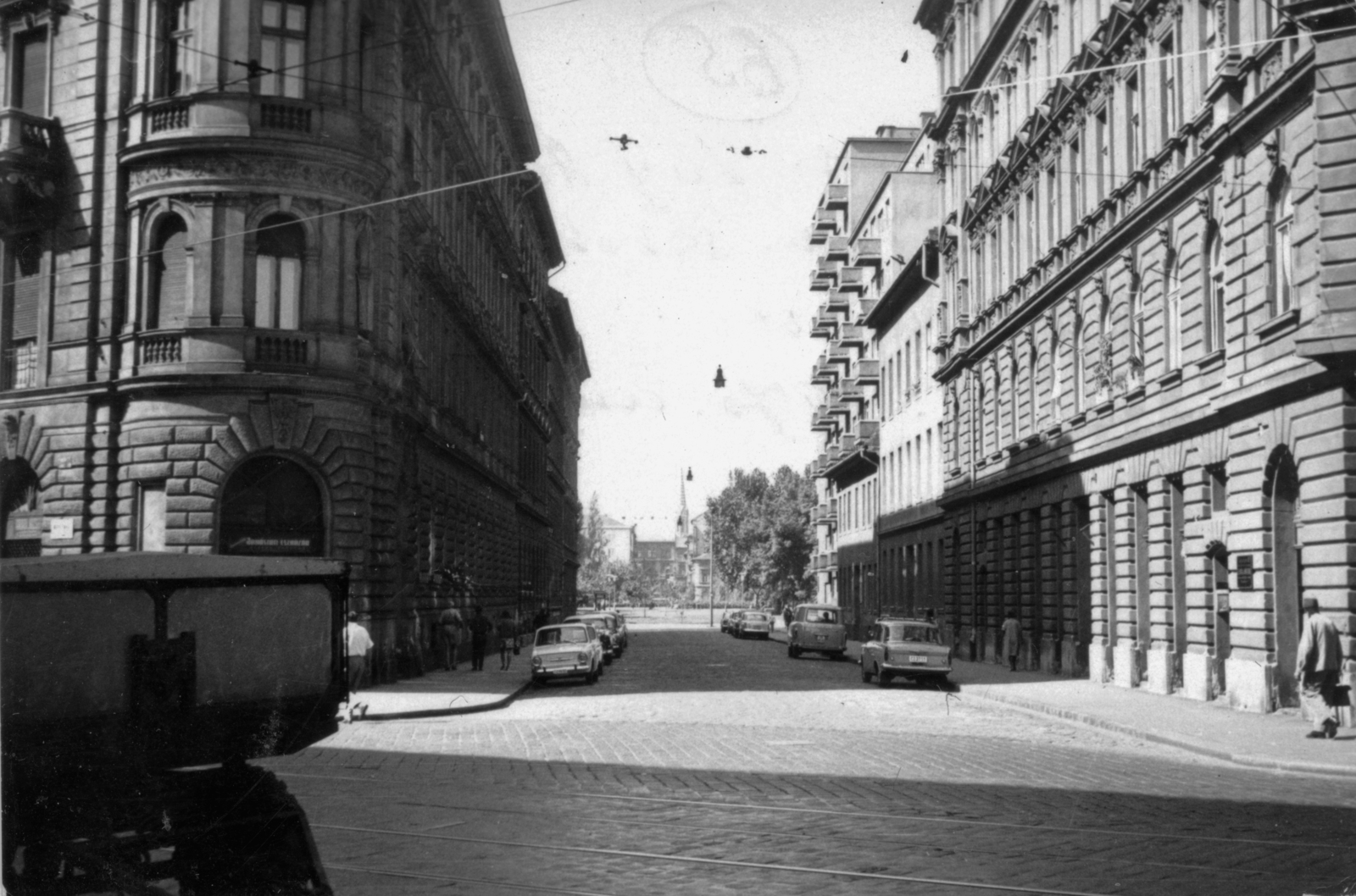 Magyarország, Budapest VIII., Népszínház utca, szemben a Vay Ádám utca a II. János Pál pápa (Köztársaság) tér felé nézve., 1970, Homoródy Károly, Budapest, Fortepan #150501
