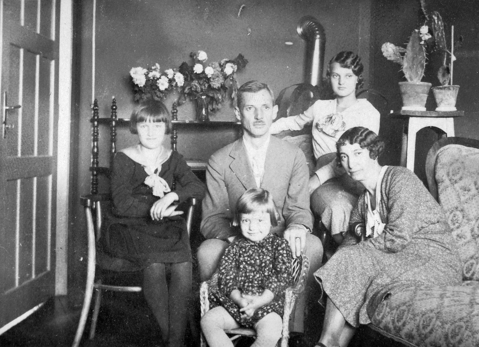 1940, Saly Noémi, wicker chair, bouquet, cactus, family, Fortepan #15082