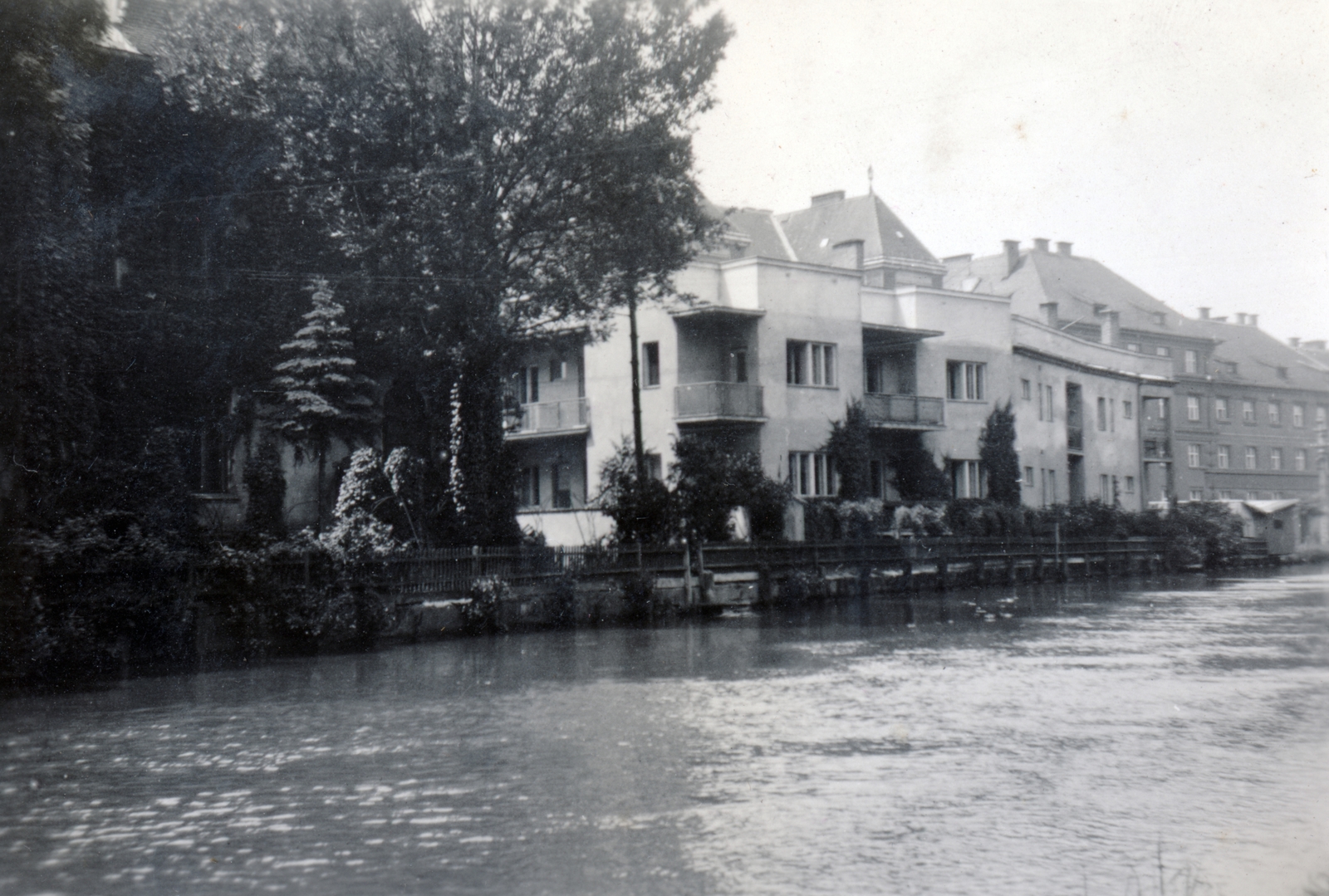 Slovakia, Košice, Malomárok, ma a város északi és déli részét összekötő négysávos út, a Štefánikova ulica van a helyén., 1939, Varga Csaba dr., river, Functionalism, Fortepan #150830