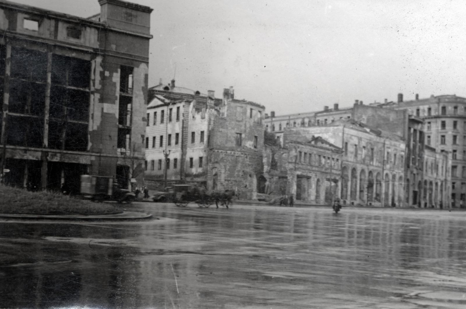 Ukraine, Kharkiv, Pavlov (ekkor Rosa Luxemburg) tér, balra az Egyetem utca., 1943, Varga Csaba dr., Fortepan #150846