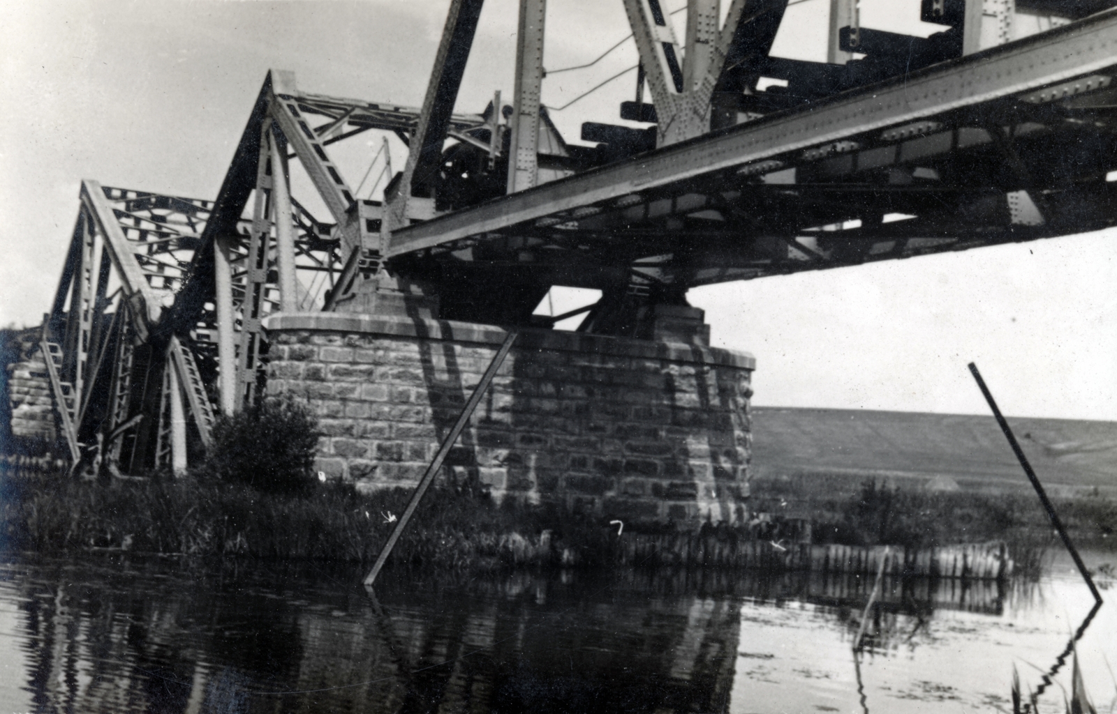 Ukraine, lerombolt vasúti híd., 1943, Varga Csaba dr., wrecked bridge, Fortepan #150866