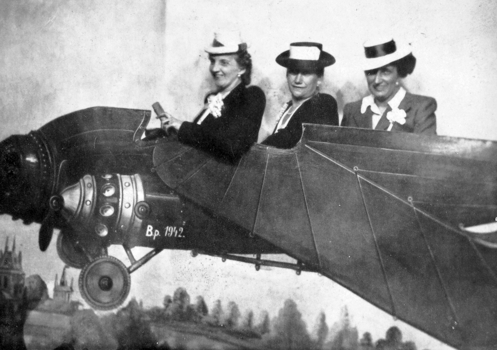 1942, Saly Noémi, studio, airplane, hat, model plane, girls'n'cars, Fortepan #15090
