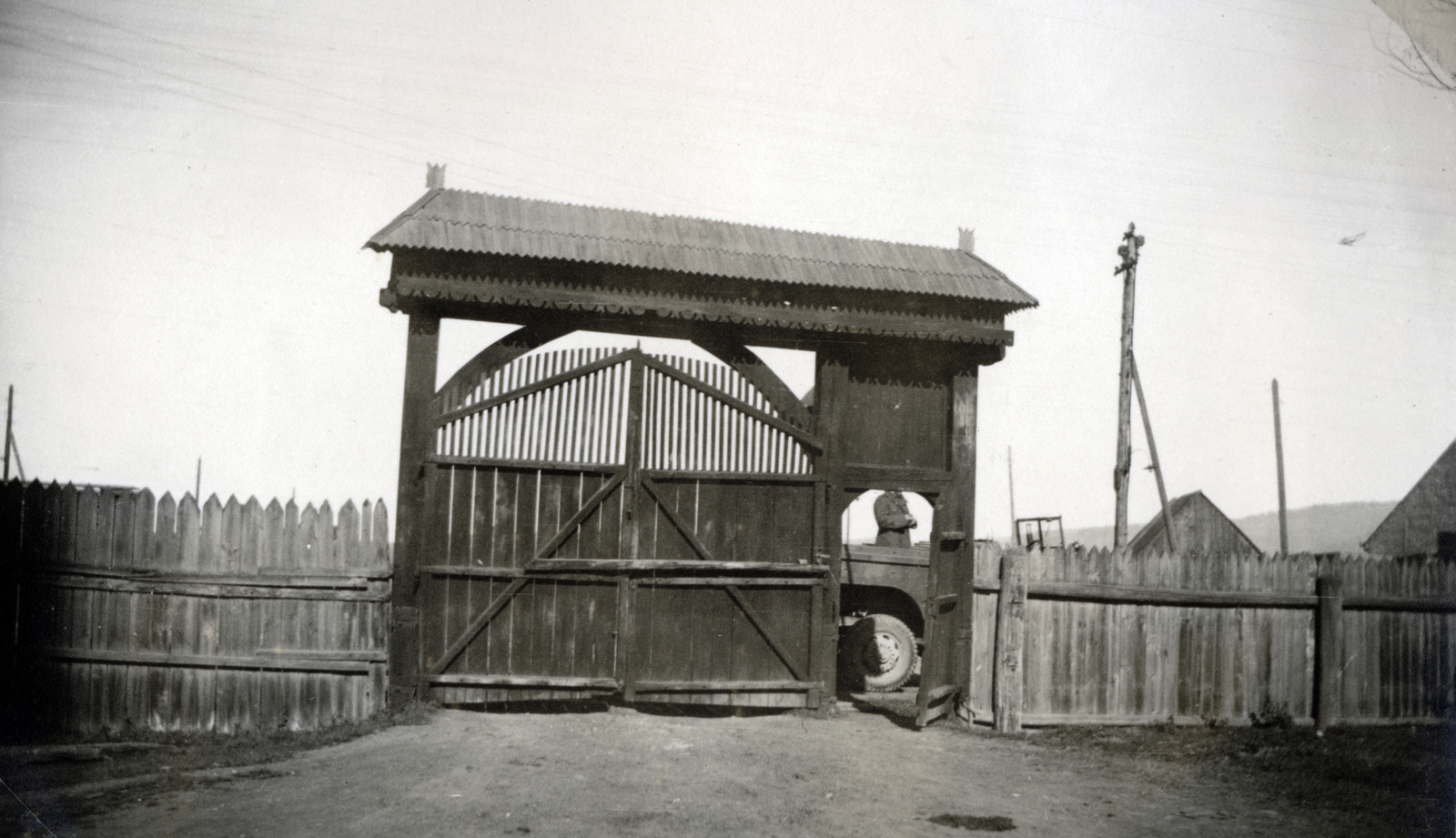 Romania,Transylvania, Brâncoveneşti, székelykapu., 1940, Varga Csaba dr., sekler gate, Fortepan #151039