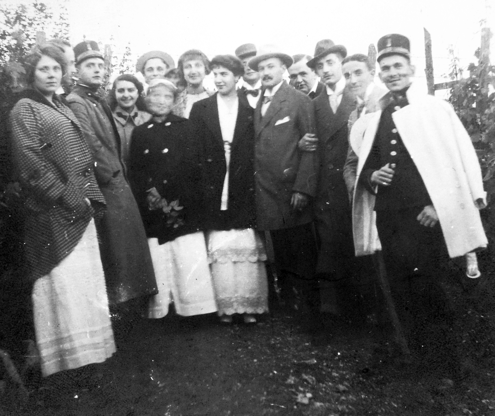 1915, Saly Noémi, uniform, garden, tableau, Fortepan #15106