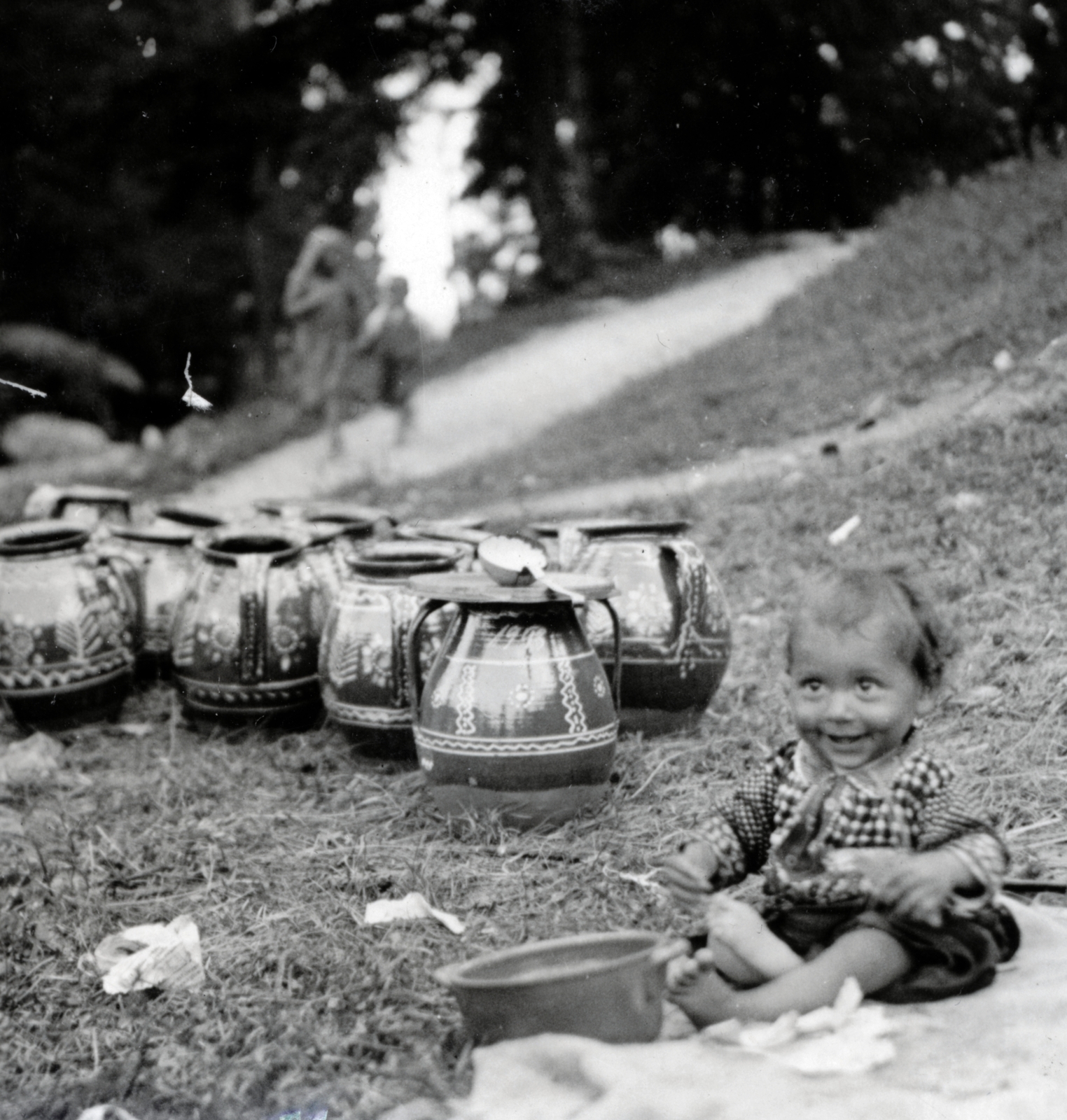 Romania,Transylvania, Borsec, 1943, Kőszegi Anna, ceramics, kid, Fortepan #151115