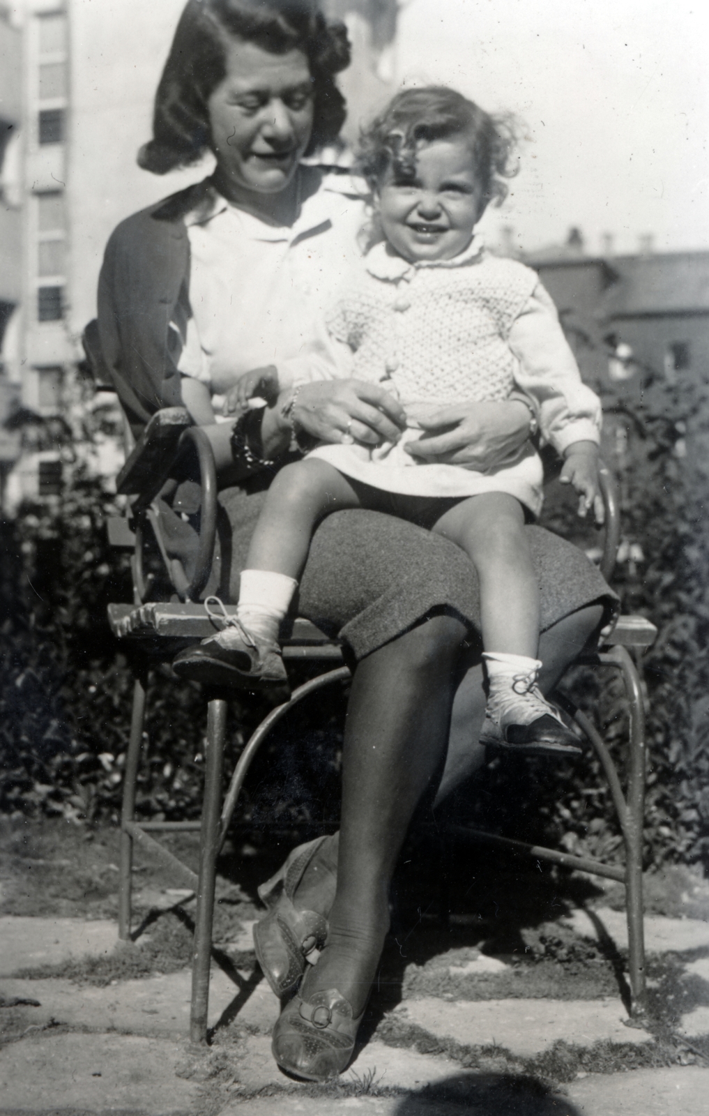 1943, Kőszegi Anna, cross-legged sitting, sitting on lap, Fortepan #151122