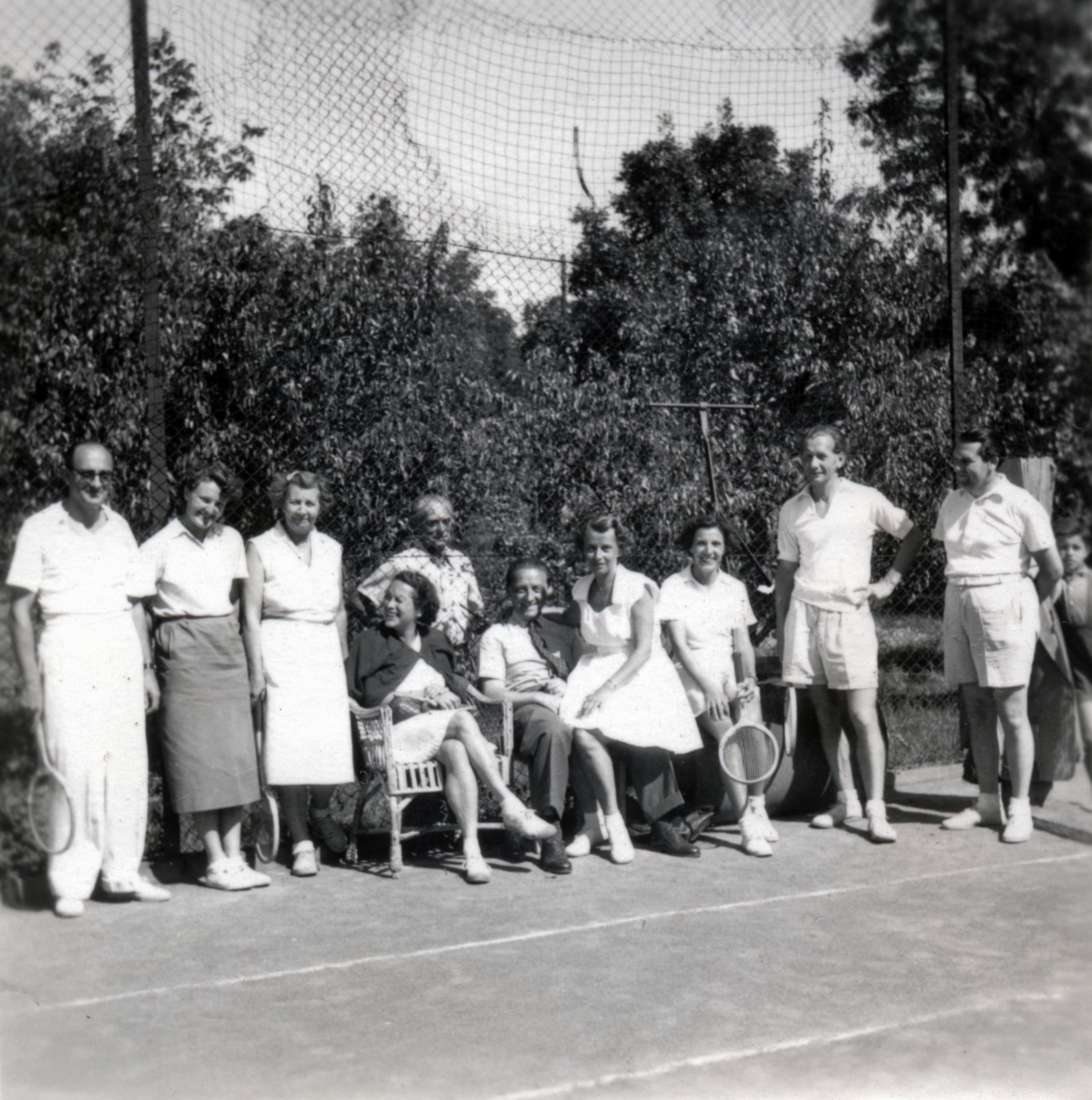 1953, Kőszegi Anna, tableau, tennis, peeking, tennis rackets, photo aspect ratio: square, Fortepan #151166