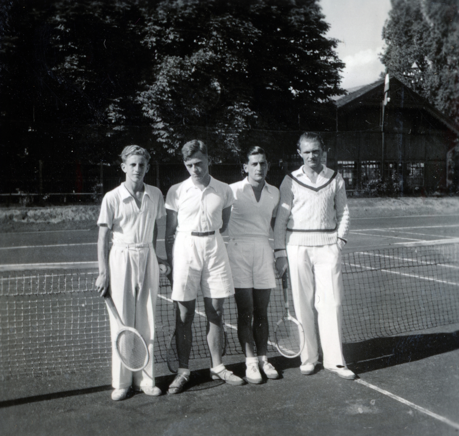 Hungary, Diósgyőr, Miskolc, vasgyári teniszpályák., 1940, Kőszegi Anna, free time, tableau, tennis, Fortepan #151184