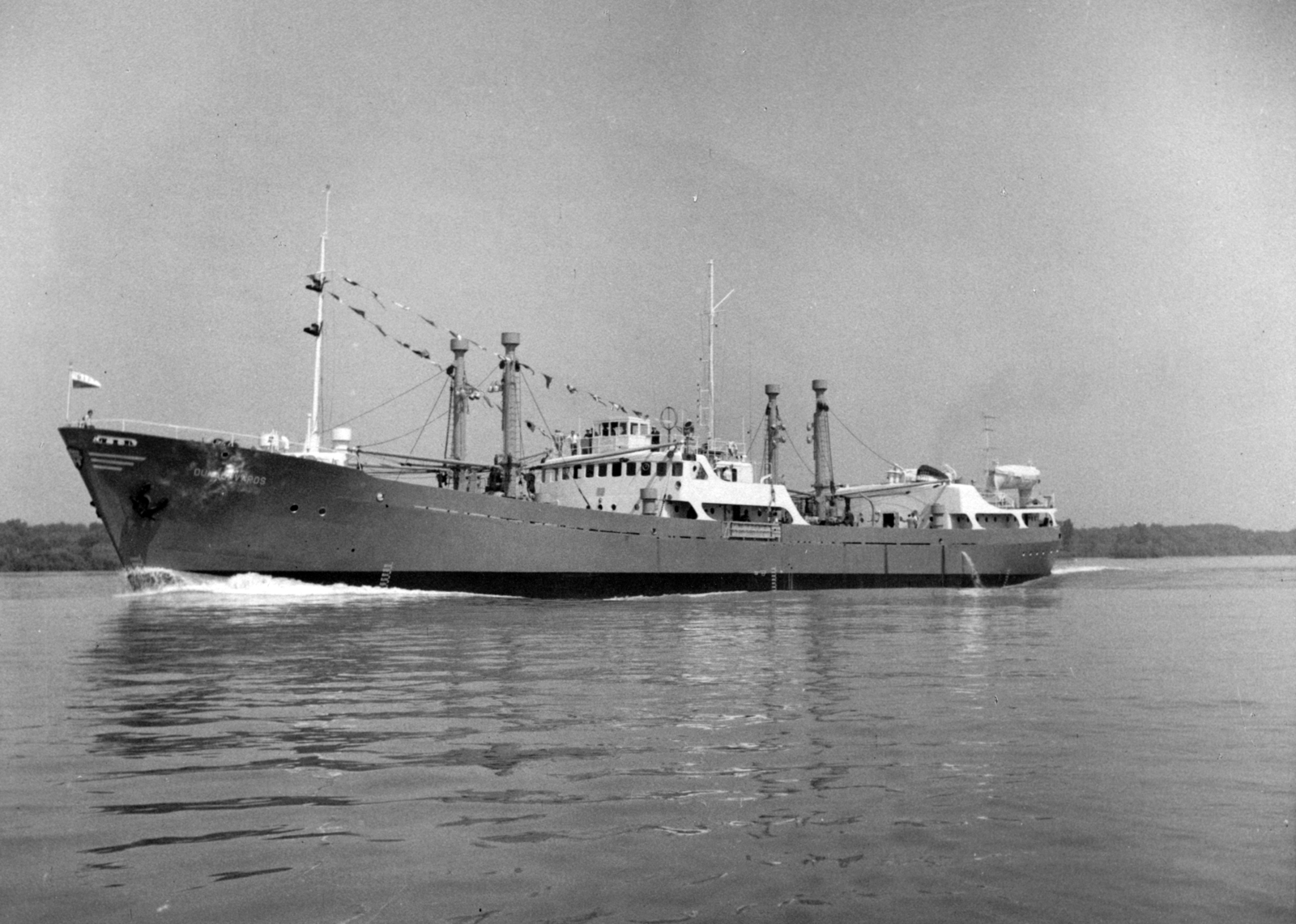 a Dunaújváros tengeri áruszállító hajó a Dunán., 1970, Szánthó Zoltán, ship, Sunny L/Anna Minak/Carpenter/Ningpo Violet/Dunaújváros ship, cargo ship, Fortepan #151234