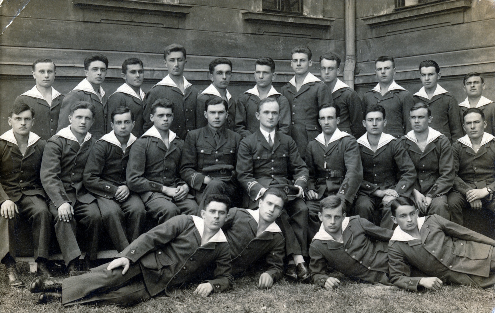 Hungary, Budapest XIII., Róbert Károly körút 49-53., Vilmos főherceg laktanya, folyamrendész tanfolyam hallgatói és tanárai., 1927, Szabó Dezső, sailor, Budapest, Fortepan #151269