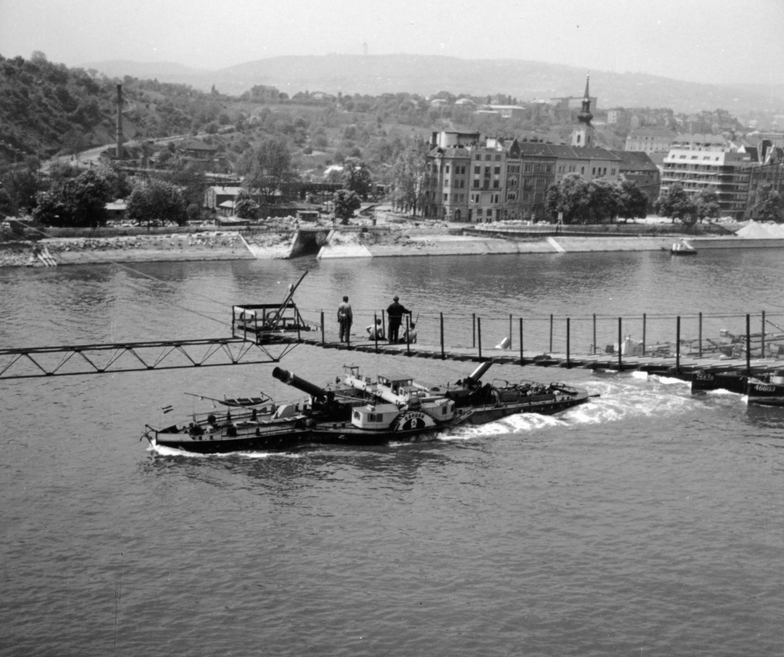 Hungary, Budapest V.,Budapest I., az Erzsébet híd építése, az északi szerelőszőnyeg összeállítása a pesti hídfő irányából a Tabán felé nézve., 1963, Bujdosó Géza, bridge building, Danube, Budapest, Fortepan #151444