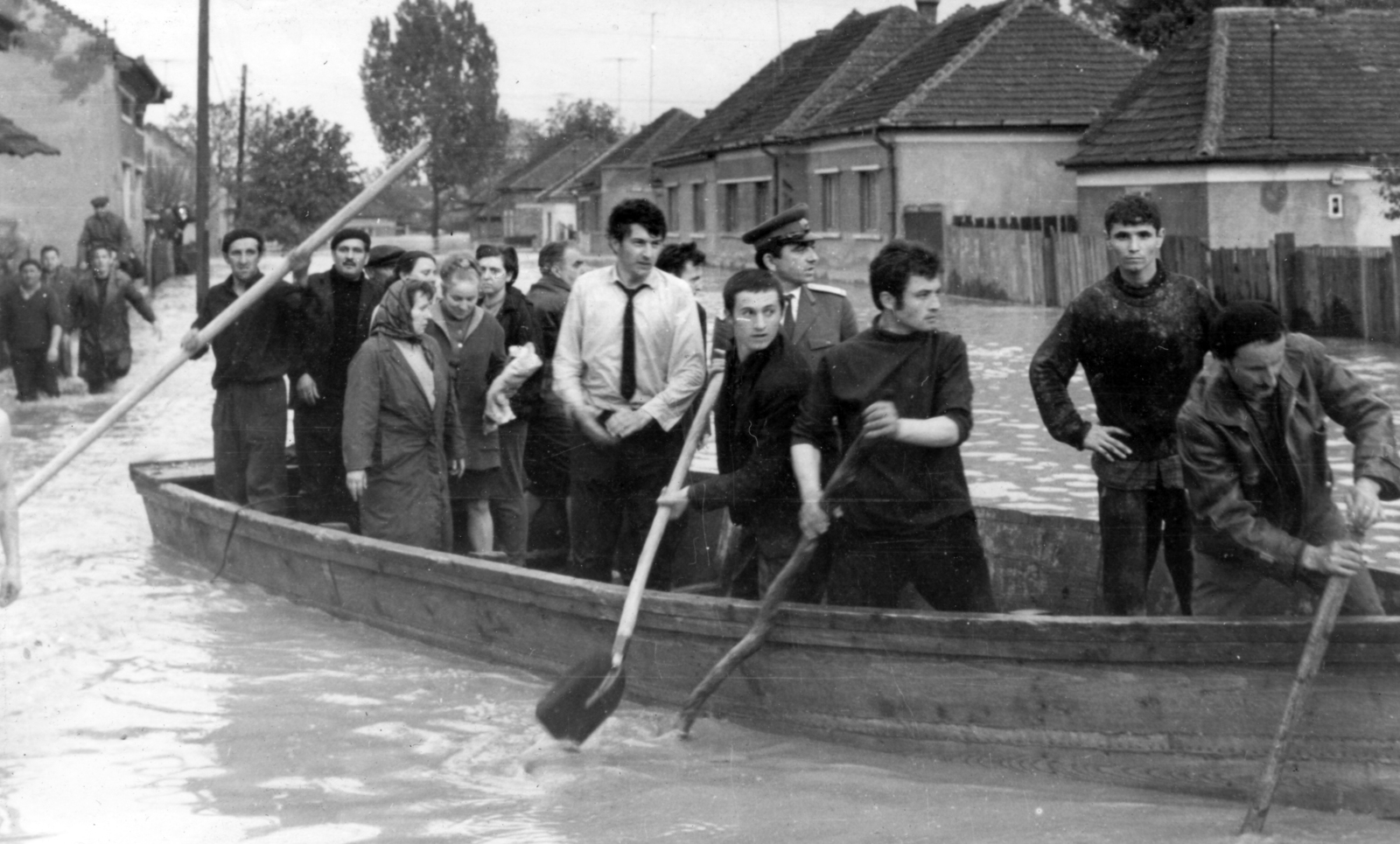 Románia,Erdély, Szatmárnémeti, a felvétel az 1970. május 14-én történt árvízi katasztrófa után készült., 1970, Zajh Ferenc, árvíz, Fortepan #151518