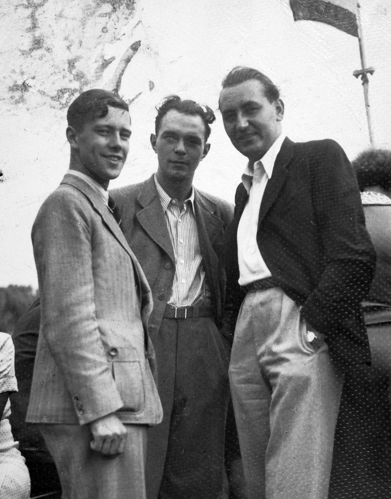 1949, Saly Noémi, smile, hands in pockets, suit, wrist watch, gentleman, damaged photo, three people, Fortepan #15155