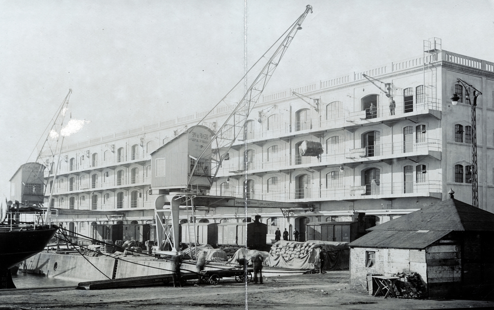 Croatia,Adriatic Sea, Rijeka, Mária Valéria móló, raktár., 1922, Gali, crane, rail, port, Fortepan #151604