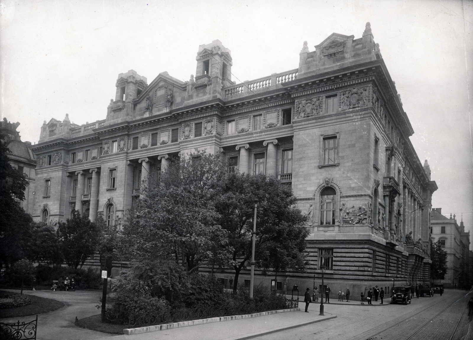 Magyarország, Budapest V., Szabadság tér, a Magyar Nemzeti Bank épülete., 1930, Gali, Alpár Ignác-terv, eklektikus építészet, Budapest, Fortepan #151634